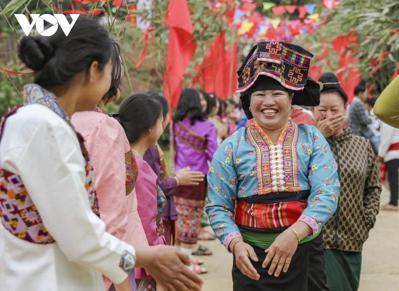 Un grand nombre de personnes et de touristes participent à la Fête.