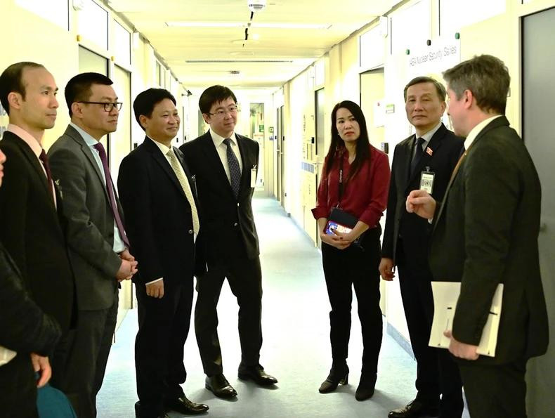 La délégation vietnamienne au siège de l'AIEA. Photo : NDEL. La délégation vietnamienne au siège de l'AIEA. Photo : NDEL.