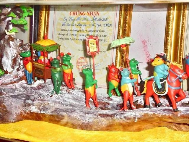 Des animaux en poudre en forme de personnages folkloriques vietnamiens. Photo : baoquocte.vn Des animaux en poudre en forme de personnages folkloriques vietnamiens. Photo : baoquocte.vn