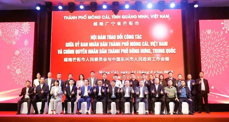 Les délégués posent pour une photo. Photo : NDEL.