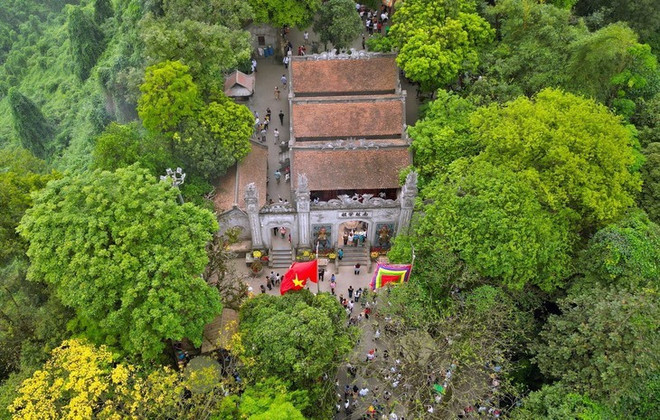 Le temple Thuong, un des quatre principaux temples du complexe dédié aux rois Hùng. Photo : VNA.