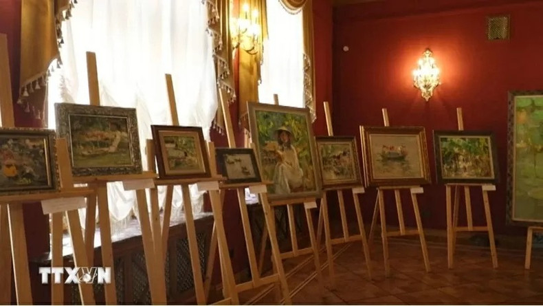 Des œuvres de l’exposition. Photo : VNA.