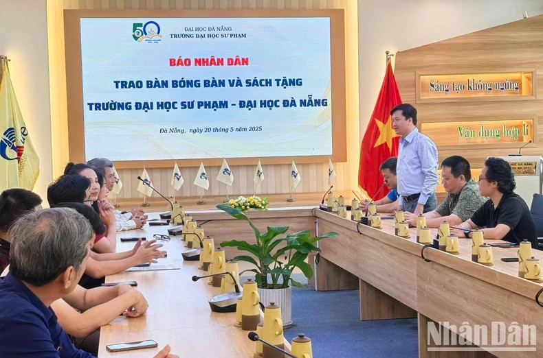 M.Ta Quang Dung, chef du Département de la culture et de la société et président du comité d’organisation du tournoi s’exprime à l’Université de Pédagogie de l’Université de Da Nang. Photo : NDEL