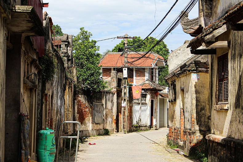 Constitution des dossiers pour la reconnaissance de Cu Da en tant que "village ancien". Photo: LDO. Constitution des dossiers pour la reconnaissance de Cu Da en tant que "village ancien". Photo: LDO.