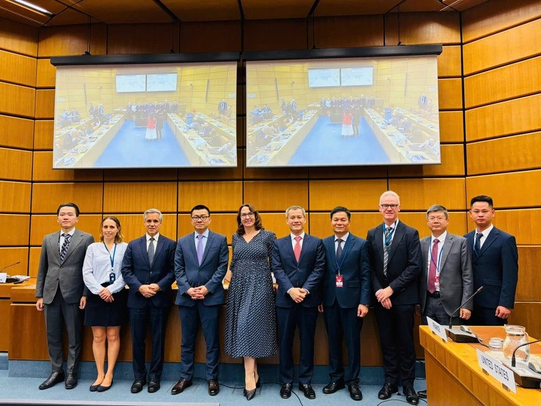La délégation vietnamienne avec les représentants de l’ONUDC et de la délégation de l’Union européenne. Photo : NDEL. La délégation vietnamienne avec les représentants de l’ONUDC et de la délégation de l’Union européenne. Photo : NDEL.