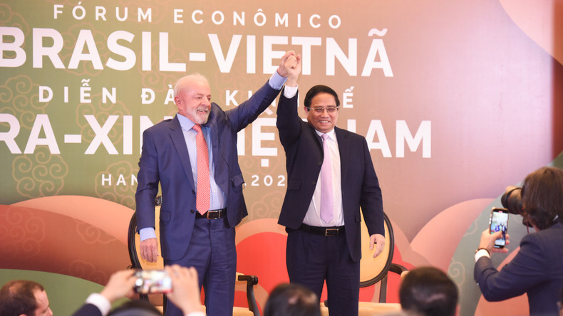 Le Premier ministre vietnamien Pham Minh Chinh (droite) et le président brésilien Lula da Silva ont participé ce samedi 29 mars au Forum économique Vietnam - Brésil. Photo : NDEL.