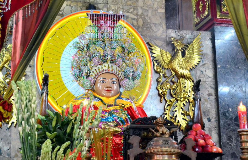 La statue de la déesse Bà Chua Xu. Photo: Laodong La statue de la déesse Bà Chua Xu. Photo: Laodong