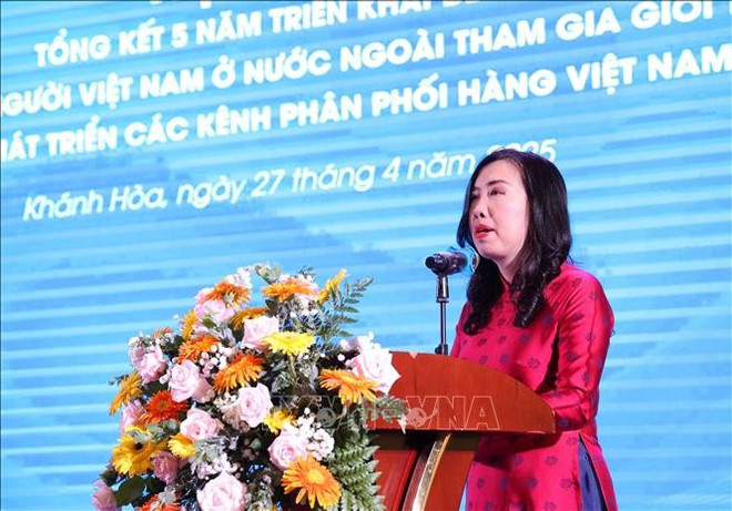 La vice-ministre des Affaires étrangères, Le Thi Thu Hang lors de la conférence. Photo : VNA.