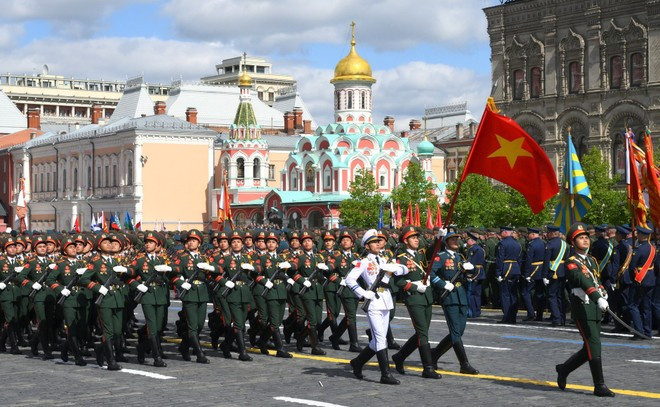 Des soldats vietnamien sur la place Rouge à Moscou. Photo : VNA. Des soldats vietnamien sur la place Rouge à Moscou. Photo : VNA.