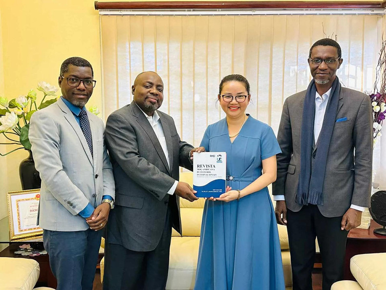 Selon la diplomate vietnamienne, la coopération en matière de recherche scientifique constitue un axe que les deux parties pourraient promouvoir. Photo : baoquocte.