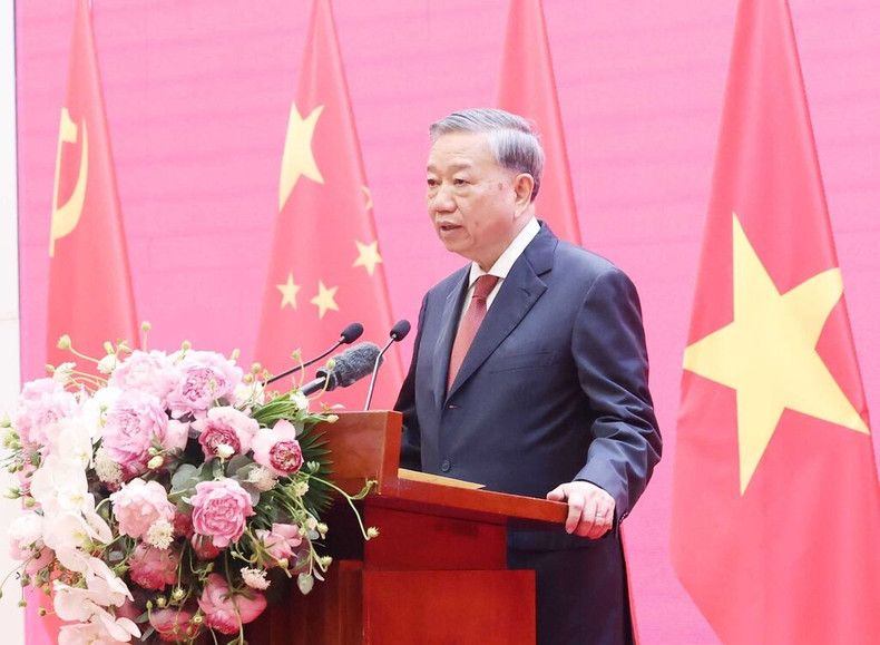 Le secrétaire général du PCV Tô Lâm a affirmé que l'amitié et la coopération étaient les forces motrices des relations vietnamo - chinoises. Photo : VNA. Le secrétaire général du PCV Tô Lâm a affirmé que l'amitié et la coopération étaient les forces motrices des relations vietnamo - chinoises. Photo : VNA.