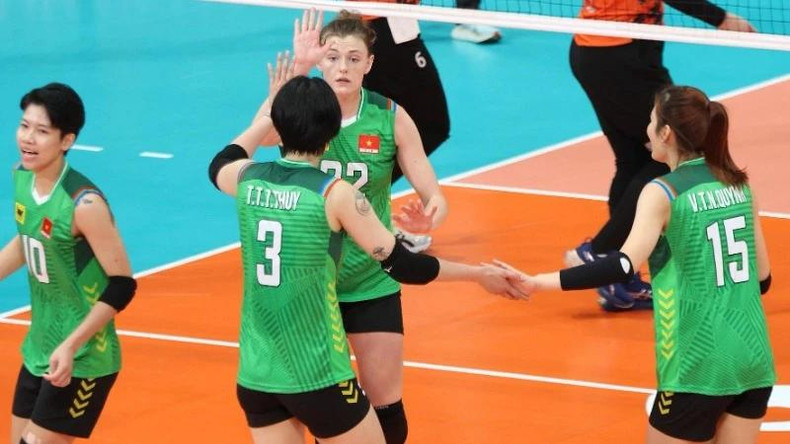 Les filles de Binh Dien Long An ont remporté une victoire palpitante face à la représentation de Taïwan (Chine). Photo : NDEL.