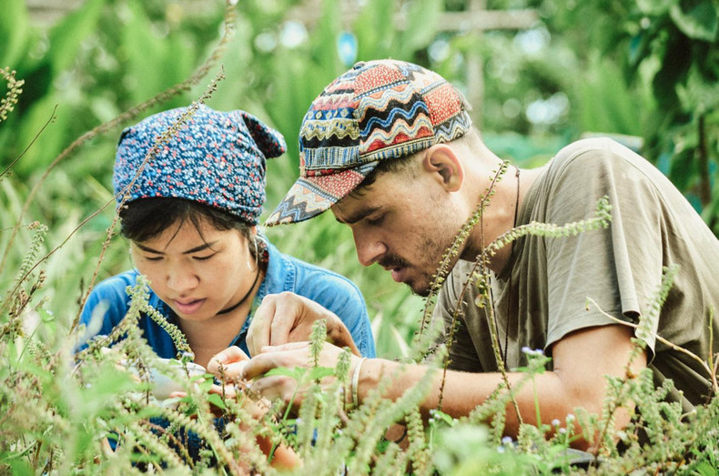 Henry Herbert et sa femme. Photo : phunuonline.com.vn. Henry Herbert et sa femme. Photo : phunuonline.com.vn.