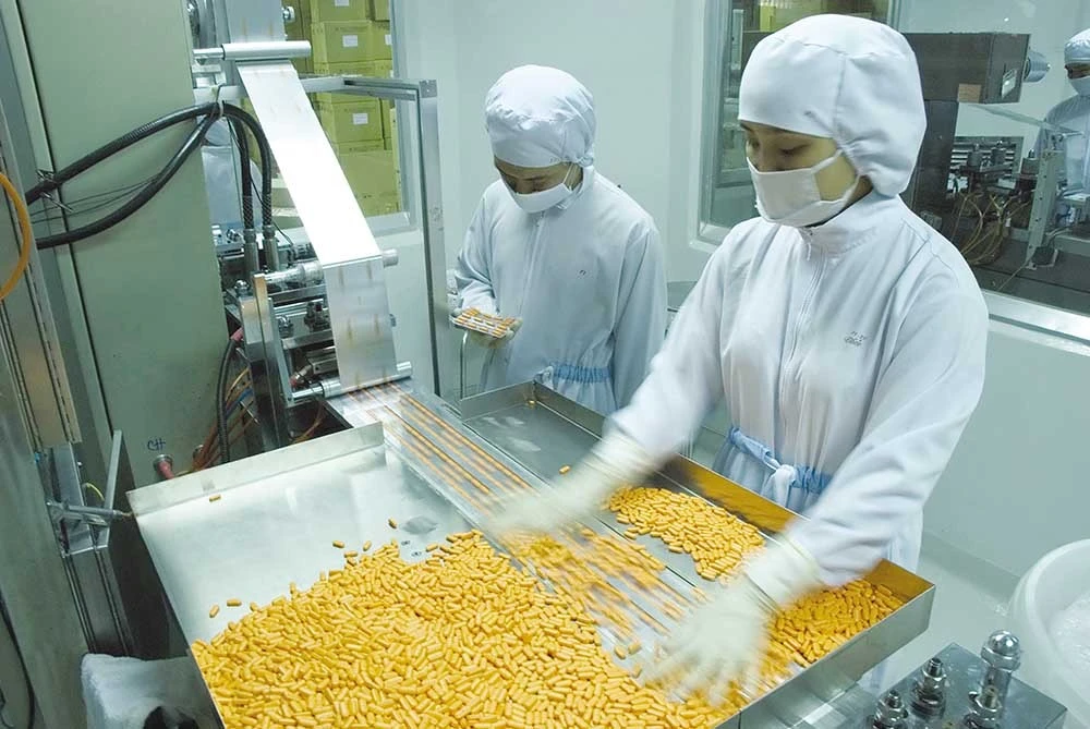 Le secteur de la santé et de la pharmacie suscite un vif intérêt de la part des investisseurs étrangers. Ci-dessus : production pharmaceutique dans les installations de Traphaco.