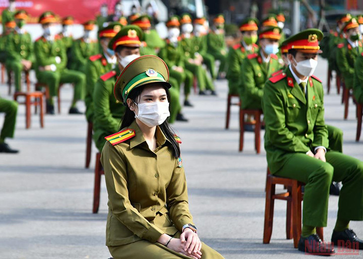 Des bus ramènent les étudiants chez eux pour les vacances du Nouvel An lunaire ảnh 5 Des bus ramènent les étudiants chez eux pour les vacances du Nouvel An lunaire ảnh 5