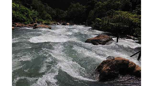 Découverte de la beauté sauvage du ruisseau Nuoc Mooc ảnh 2 Découverte de la beauté sauvage du ruisseau Nuoc Mooc ảnh 2