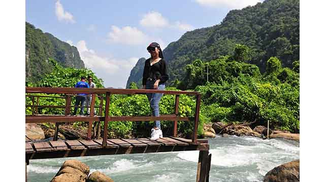 Découverte de la beauté sauvage du ruisseau Nuoc Mooc ảnh 4 Découverte de la beauté sauvage du ruisseau Nuoc Mooc ảnh 4