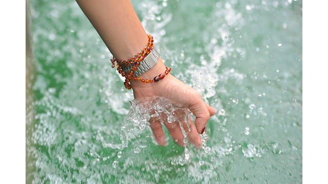 La rivière Nho Quê brille à la saison des fleurs de Bombax ảnh 5