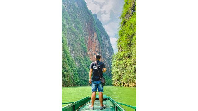La rivière Nho Quê brille à la saison des fleurs de Bombax ảnh 3