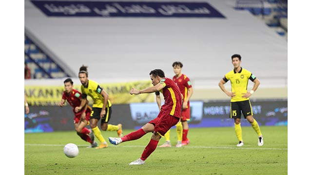 Les meilleures photos des footballeurs vietnamiens lors de leur match contre la Malaisie ảnh 7