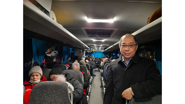 L’Ambassade du Vietnam en Pologne se mobilise pour aider l’évacuation des vietnamiens de l’Ukraine en Pologne ảnh 2