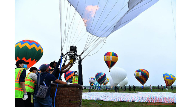 Vivre une expérience enthousiasmante avec des montgolfières à Hanoi ảnh 4 Vivre une expérience enthousiasmante avec des montgolfières à Hanoi ảnh 4