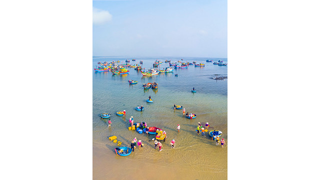 Quang Ngai, un « village de pêcheurs » unique attire les visiteurs ảnh 6 Quang Ngai, un « village de pêcheurs » unique attire les visiteurs ảnh 6