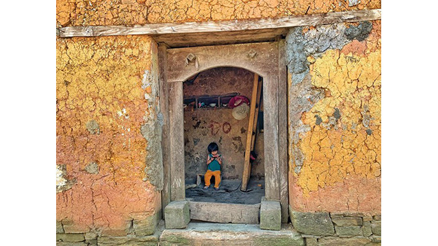 Découverte de la maison aux murs de terre fortifiée de l'ethnie Hà Nhi ảnh 3 Découverte de la maison aux murs de terre fortifiée de l'ethnie Hà Nhi ảnh 3