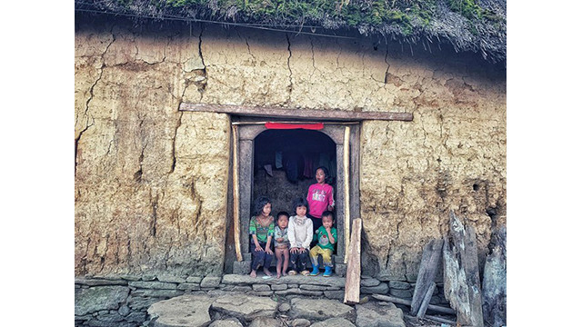 Découverte de la maison aux murs de terre fortifiée de l'ethnie Hà Nhi ảnh 5 Découverte de la maison aux murs de terre fortifiée de l'ethnie Hà Nhi ảnh 5
