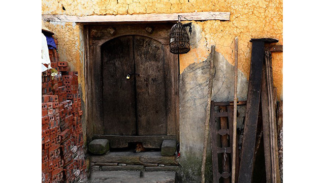 Découverte de la maison aux murs de terre fortifiée de l'ethnie Hà Nhi ảnh 6 Découverte de la maison aux murs de terre fortifiée de l'ethnie Hà Nhi ảnh 6