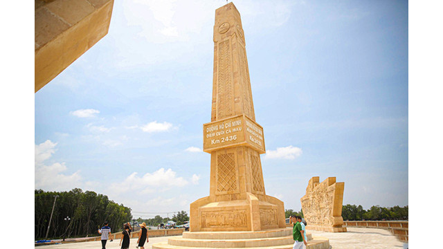Découvrez le symbole de la route de Hô Chi Minh, un haut lieu touristique à Cà Mau ảnh 4