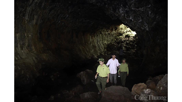 À la découverte de la plus longue grotte d'Asie du Sud-Est à Dak Nông ảnh 4 À la découverte de la plus longue grotte d'Asie du Sud-Est à Dak Nông ảnh 4