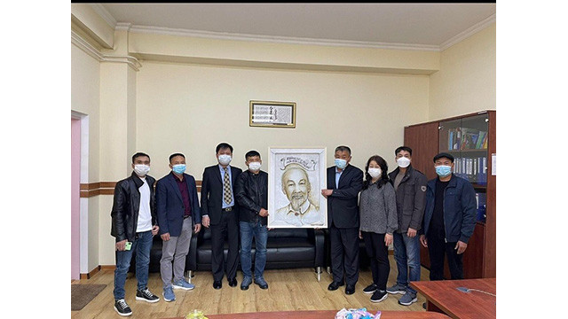 Les Vietnamiens en Mongolie : une communauté petite mais solidaire ảnh 1 Les Vietnamiens en Mongolie : une communauté petite mais solidaire ảnh 1