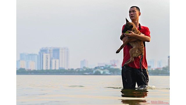 Hanoi fait face à une chaleur féroce en juin ảnh 9