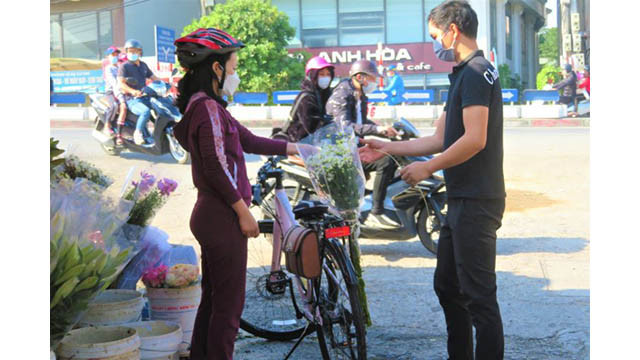 Hanoi brille de couleurs de fleurs d’automne ảnh 5 Hanoi brille de couleurs de fleurs d’automne ảnh 5