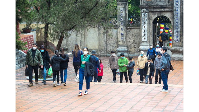  Des milliers de touristes ont visité la pagode Huong ảnh 5