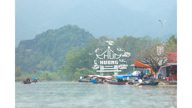  Des milliers de touristes ont visité la pagode Huong ảnh 4