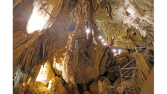 Le complexe de grottes du bourg de Cao Phong ảnh 11