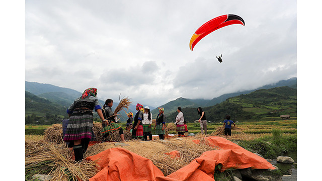 Expérience de parapente au-dessus des rizières dorées à Mù Cang Chai ảnh 13 Expérience de parapente au-dessus des rizières dorées à Mù Cang Chai ảnh 13