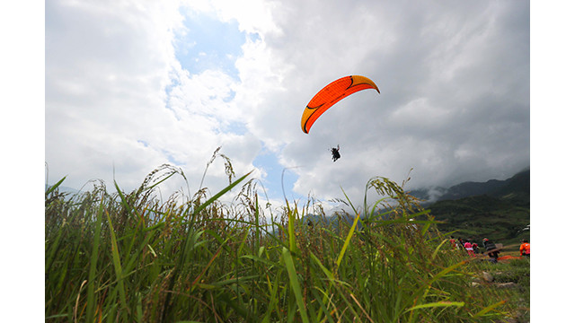 Expérience de parapente au-dessus des rizières dorées à Mù Cang Chai ảnh 14 Expérience de parapente au-dessus des rizières dorées à Mù Cang Chai ảnh 14