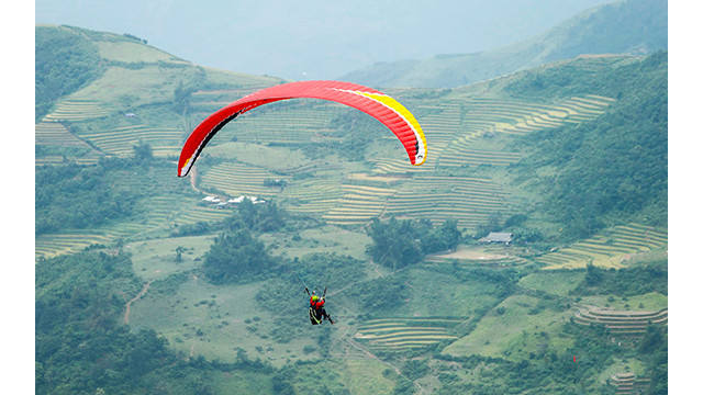 Expérience de parapente au-dessus des rizières dorées à Mù Cang Chai ảnh 9 Expérience de parapente au-dessus des rizières dorées à Mù Cang Chai ảnh 9
