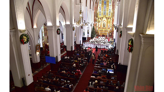 Hanoï et Hô Chi Minh-Ville célèbrent une saison de Noël spéciale ảnh 16  Hanoï et Hô Chi Minh-Ville célèbrent une saison de Noël spéciale ảnh 16