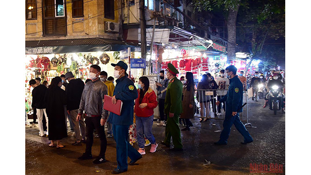 Hanoï et Hô Chi Minh-Ville célèbrent une saison de Noël spéciale ảnh 20  Hanoï et Hô Chi Minh-Ville célèbrent une saison de Noël spéciale ảnh 20