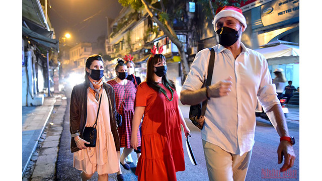Hanoï et Hô Chi Minh-Ville célèbrent une saison de Noël spéciale ảnh 26  Hanoï et Hô Chi Minh-Ville célèbrent une saison de Noël spéciale ảnh 26