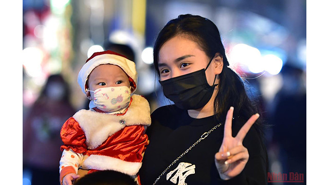 Hanoï et Hô Chi Minh-Ville célèbrent une saison de Noël spéciale ảnh 18  Hanoï et Hô Chi Minh-Ville célèbrent une saison de Noël spéciale ảnh 18