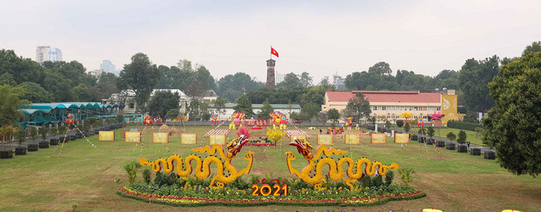 Relâchement des carpes et l’érection du « cây nêu » à la Citadelle royale de Thang Long ảnh 1 Relâchement des carpes et l’érection du « cây nêu » à la Citadelle royale de Thang Long ảnh 1