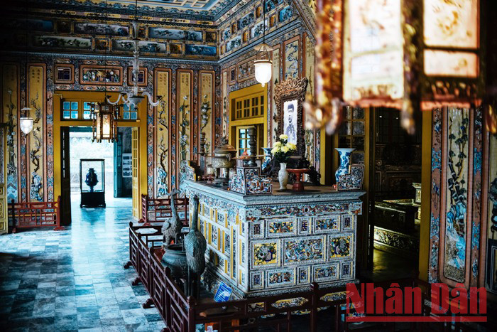 Tombeau de Khai Dinh : une architecture typique de la dynastie des Nguyen ảnh 4