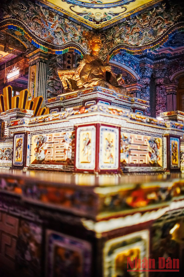 Tombeau de Khai Dinh : une architecture typique de la dynastie des Nguyen ảnh 11