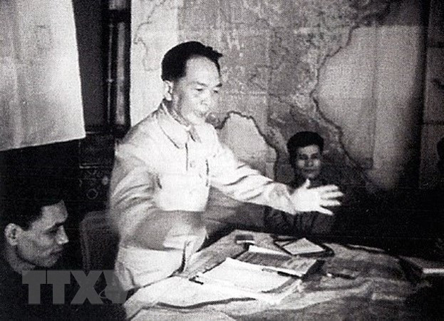 Des images mémorables du Président Hô Chi Minh et du général Vo Nguyên Giap dans la campagne Diên Biên Phu ảnh 10