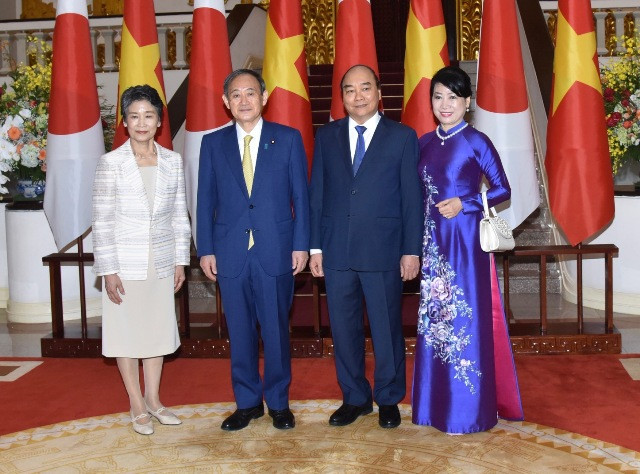 Le PM Nguyên Xuân Phuc accueille son homologue japonais ảnh 3 Le PM Nguyên Xuân Phuc accueille son homologue japonais ảnh 3